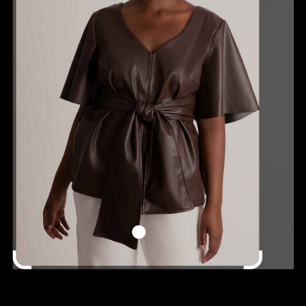 CHOCOLATE BROWN SHORT SLEEVE FAUX LEATHER V NECK TOP 18W/20W